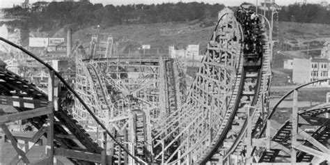 Top 13 Terrifying Roller Coaster Accidents - TWBLOWMYMIND