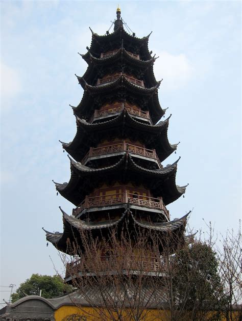 Longhua Temple and Martyrs Cemetery, Shanghai - Ferreting Out the Fun