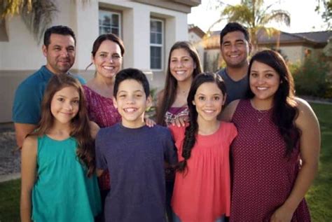 In Pictures : Wednesday Star Jenna Ortega & Her 5 Siblings - DotComStories