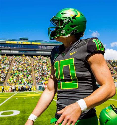 Spring Game 4/22/2018 Justin Herbert | College football uniforms ...