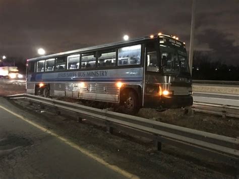 Lake County Church Bus driver faces multiple OWI charges after running off Toll Road – 95.3 MNC