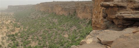 The edge of the Bandiagara Escarpment | Download Scientific Diagram