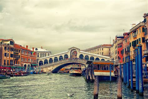 Rialto Bridge on Grand Canal, Venice Editorial Image - Image of river, italy: 34810330