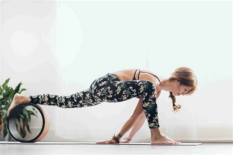 7 Best Poses to Try With a Yoga Wheel