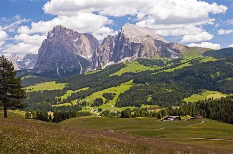 A Guide to Hiking in the Beautiful Alpe di Siusi Italy • Wander Your Way