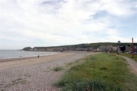 Stonehaven Beach Photo / Picture / Image : Stonehaven Aberdeenshire UK