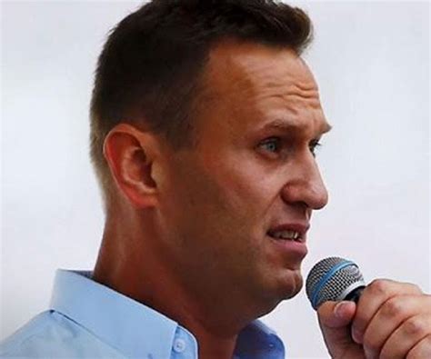 Alexei Navalny Biography - Facts, Childhood, Family Life & Achievements