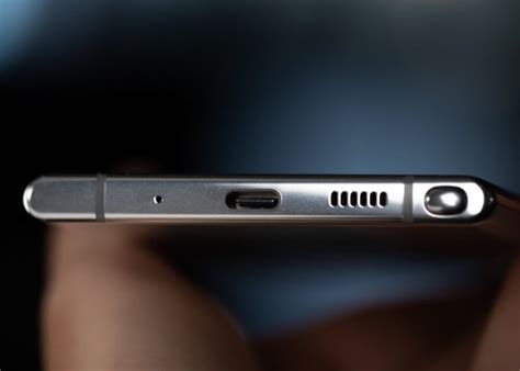 After mocking Apple, Samsung removes headphone jack - Geeky Gadgets