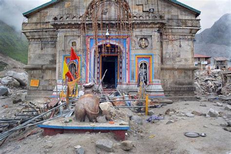 Kedarnath Temple after the Flood - Trawel India Mails