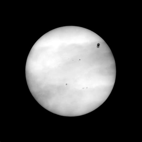 Venus transit movie created from 5000 images, 6 hours of observation