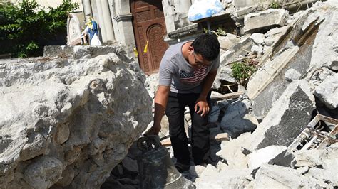 Second quake strikes as Philippines hunts for survivors | The Guardian ...