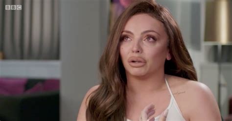 Jesy Nelson (Little Mix) dans le documentaire Jesy Nelson's 'Odd one ...