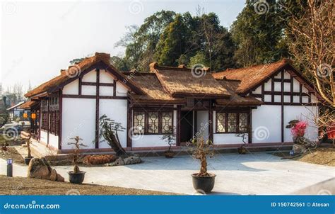 Du Fu thatched Cottage stock image. Image of pavilion - 150742561