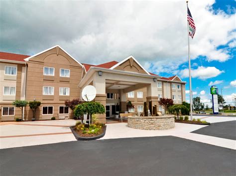 Port Clinton Hotel| Holiday Inn Express & Suites Port Clinton-Catawba ...