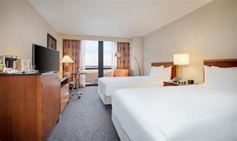 Rooms and Suites at the Hilton Chicago O'Hare Airport Hotel