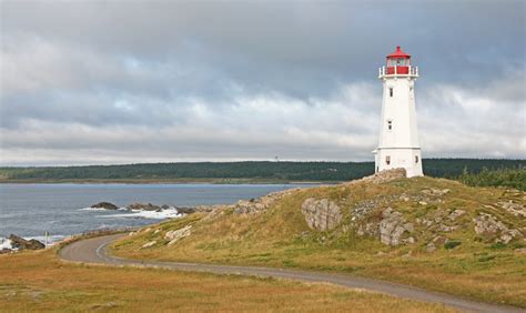 Louisbourg Lighthouse, Nova Scotia Canada at Lighthousefriends.com