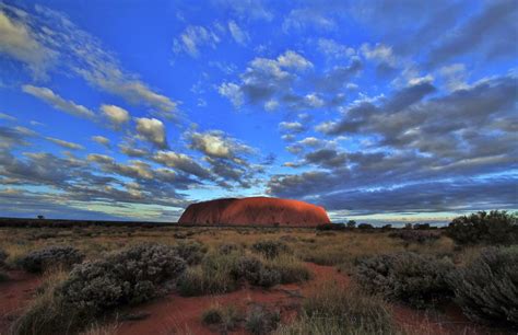 Amazing Ayers Rock - Camper Trailers & Rooftop Tents