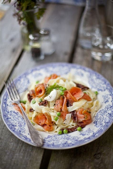 Creamy Salmon Tagliatelle with Garden Peas and Sundried Tomatoes | Salmon tagliatelle, Salmon ...