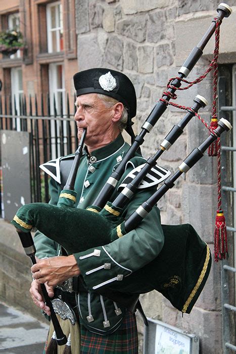 bagpipes-scotland - Hammond Tours