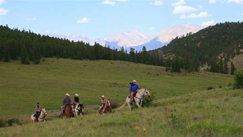 Elk Mountain Ranch - Colorado dude ranch vacation | Equitrekking