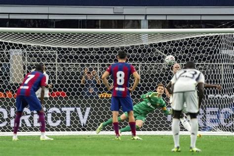 Man of the Match Barcelona vs Real Madrid: Marc-Andre ter Stegen - Bola.net