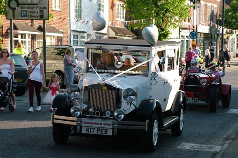 Royal Wootton Bassett Carnival 2014 | Wedding car hire near Swindon ...