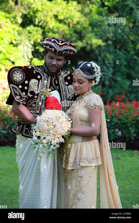 Wedding ceremony with traditional dress in Sri Lanka Asia Stock Photo ...