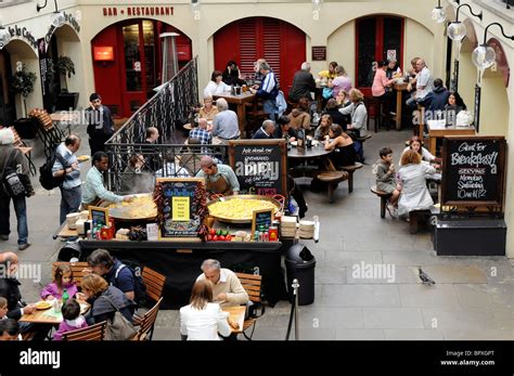 Covent garden food market stall hi-res stock photography and images - Alamy