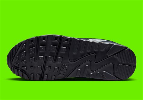 Nike Air Max 90 "Obsidian/Black/Volt" FQ2377-001 Release Date ...