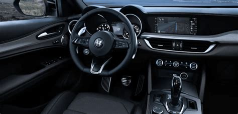 Alfa Romeo SUV Interior Features | Alfa Romeo of Omaha