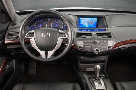 2010 Honda Accord Crosstour Pictures - 104 Photos | Edmunds