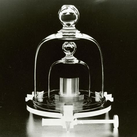 The history of the International Prototype Kilogram — Quartz