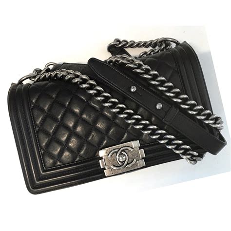 Chanel BLACK QUILTED LAMBSKIN MEDIUM BOY FLAP BAG WITH RUTHENIUM HARDWARE Leather ref.71071 ...