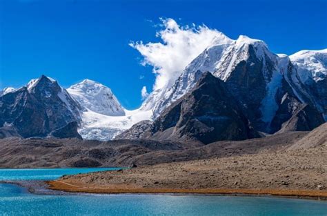 Gurudongmar Lake - It is truly a serene heaven on earth!