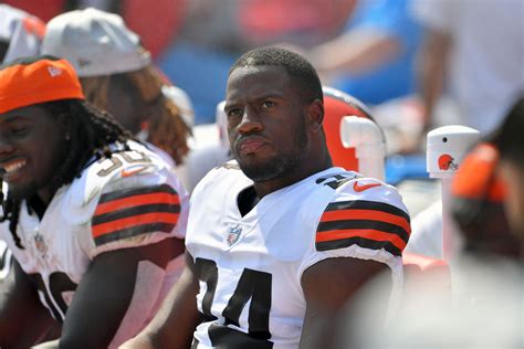 Watch: Nick Chubb showcases superhuman strength, squats 600 pounds twice with relative ease