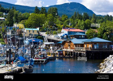 Gibsons british columbia hi-res stock photography and images - Alamy