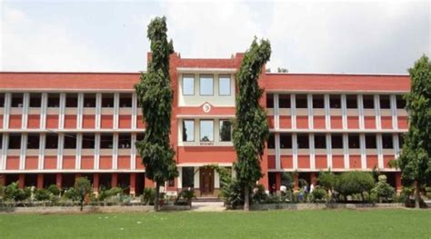 North Campus Colleges of Delhi University | Eligibility Criteria - Getmyuni