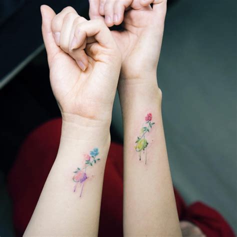 40+ Cute and Tiny Floral Tattoos for Women - TattooBlend