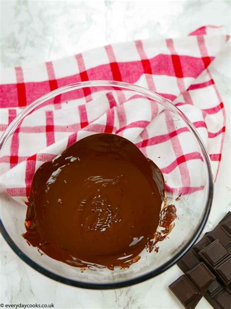 How to... Melt Chocolate | Everyday Cooks