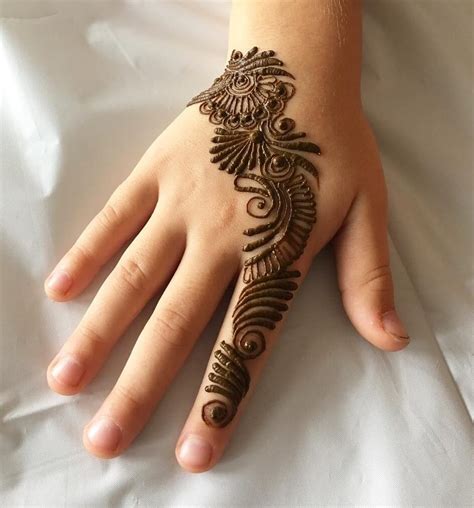 Latest Arabic Mehndi Designs For Kids - Not Just Chakras And Flowers - K4 Fashion