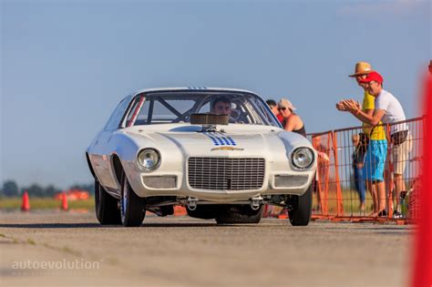 1,300-HP Drag Race: It's Camaro vs Camaro Down the 1/4-Mile - autoevolution