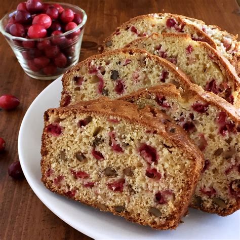 Cranberry Walnut Bread Recipe - Yankee Magazine