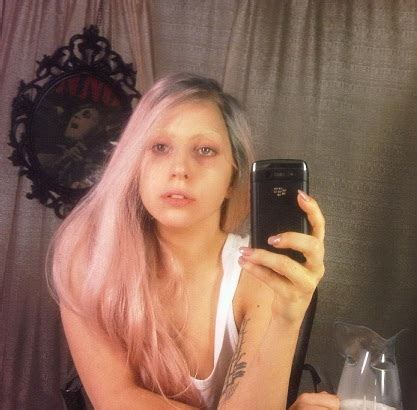 19 Quirky Images Of Lady Gaga Without Makeup | Styles At Life