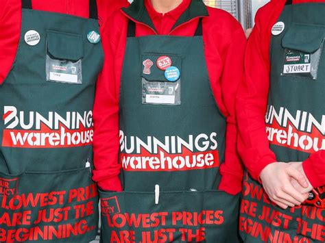 REQUEST can anyone sell or lend a young fella a bunnings apron ? : australia