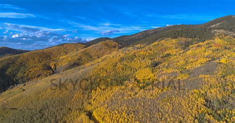 Video: Santa Fe Mountains Autumn Colors – Skyclops Aerial