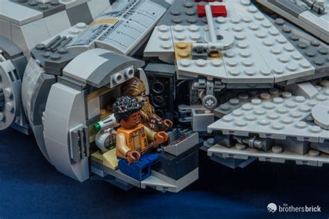 LEGO Star Wars 75257 Millennium Falcon from The Rise of Skywalker ...