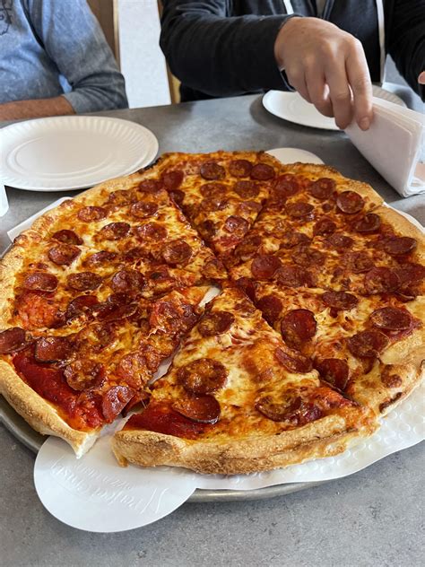 Angelos Pizzeria - Bangor, Maine : r/Pizza