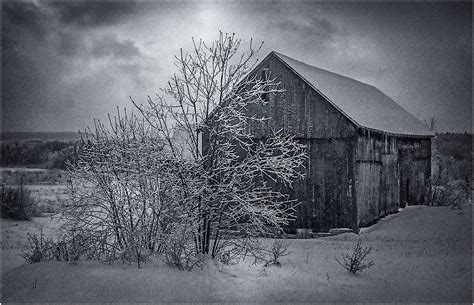 Silverpixel: WINTER LANDSCAPE WITH BARN