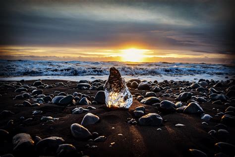 Went to the ‘Diamond Beach’ today in South Iceland [OC][4096x2732] : r/EarthPorn