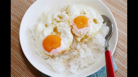 Thai Food : Easy Fried Eggs over Rice Recipe - YouTube